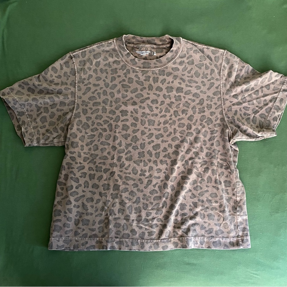 Abercrombie & Fitch Brown Leopard Print Short Sleeve Tee